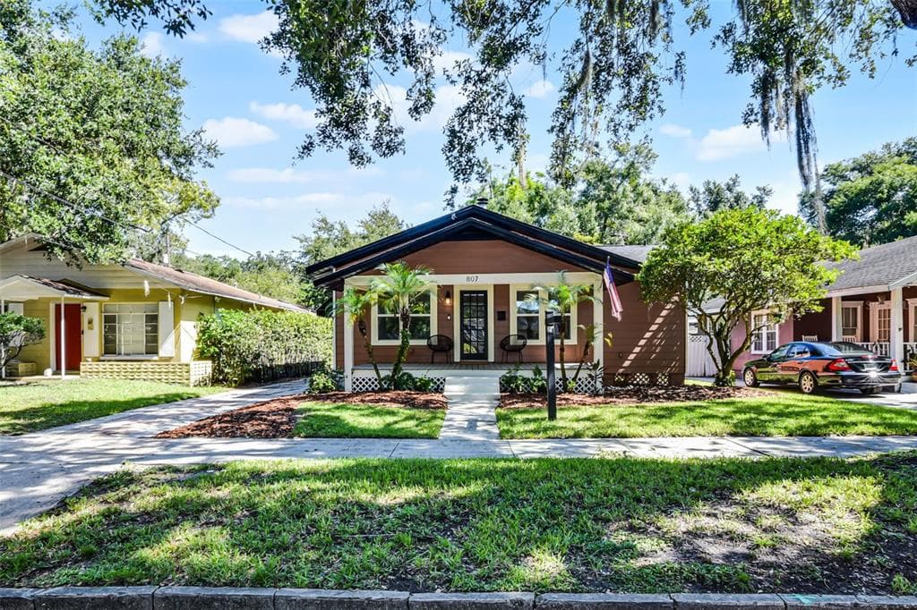 807 PALMER STREET ORLANDO, FL 32801
