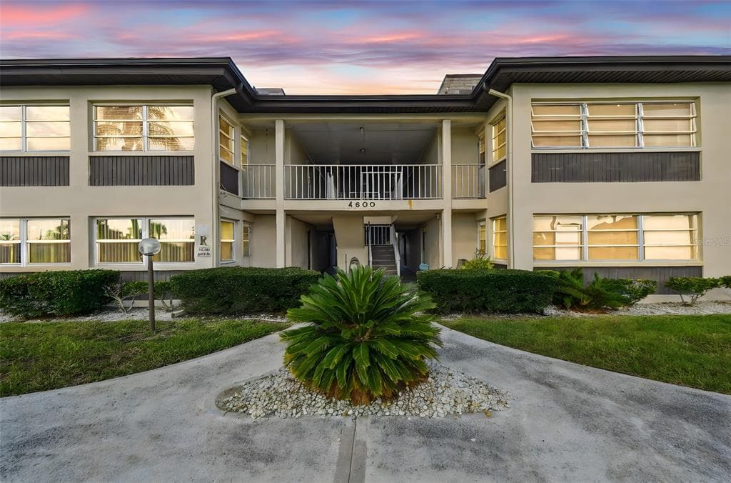 4600 MARINE PARKWAY UNIT 108 NEW PORT RICHEY, FL 34652