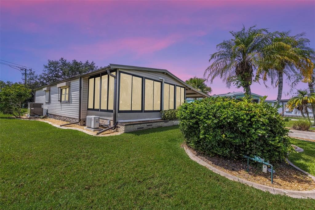 517 LA PLAYA CIRCLE NORTH PORT, FL 34287