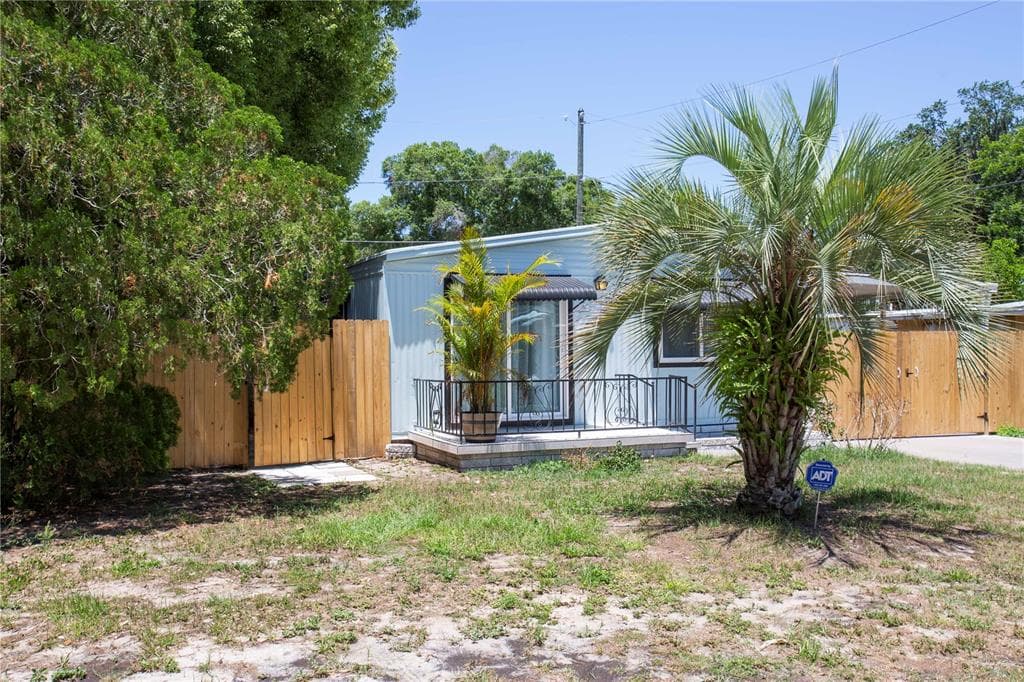 4153 RICHMOND AVENUE NEW PORT RICHEY, FL 34652