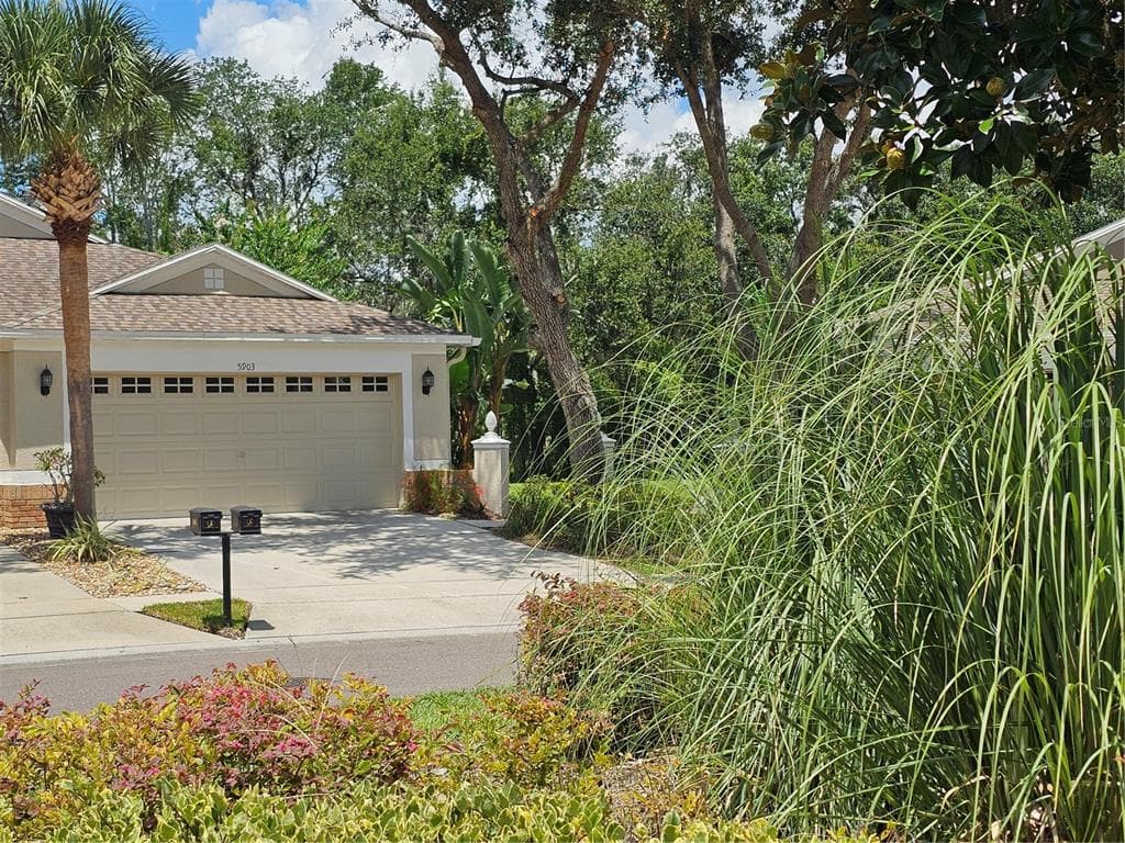 5903 PHOEBENEST DRIVE LITHIA, FL 33547