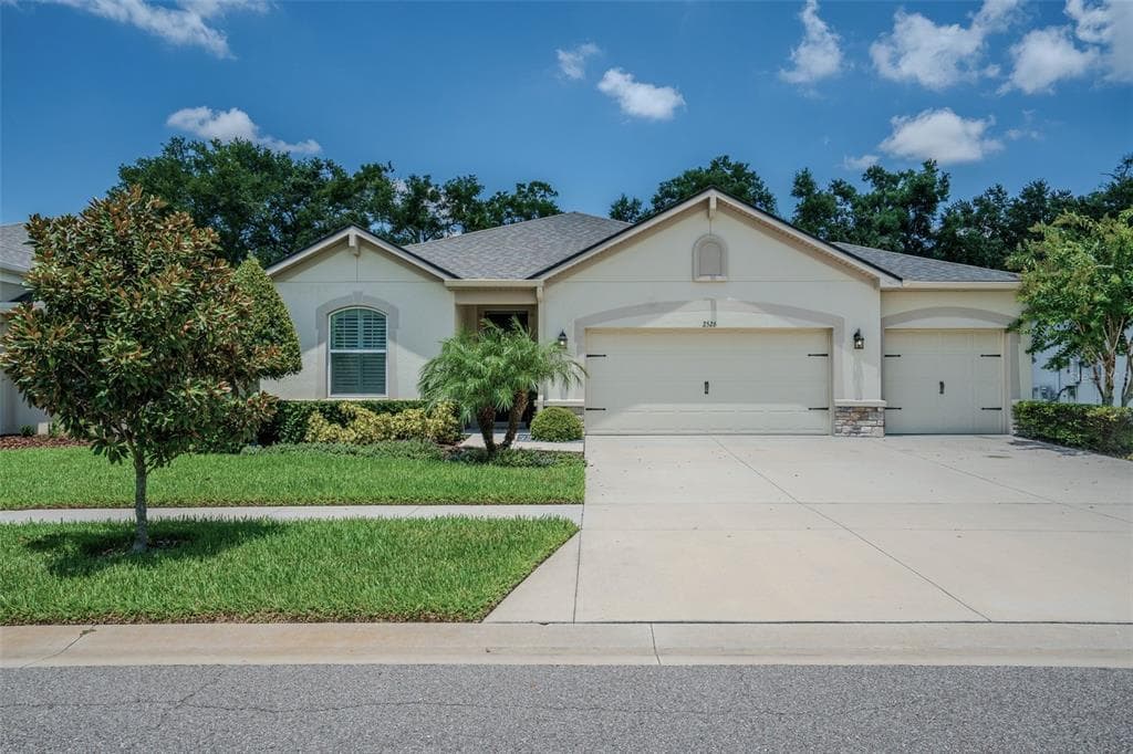 2526 VALLEY SUNSET LANE