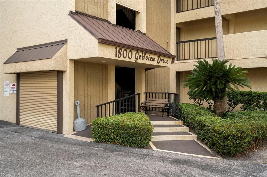 1817 GOLFVIEW DRIVE UNIT 1817 TARPON SPRINGS, FL 34689