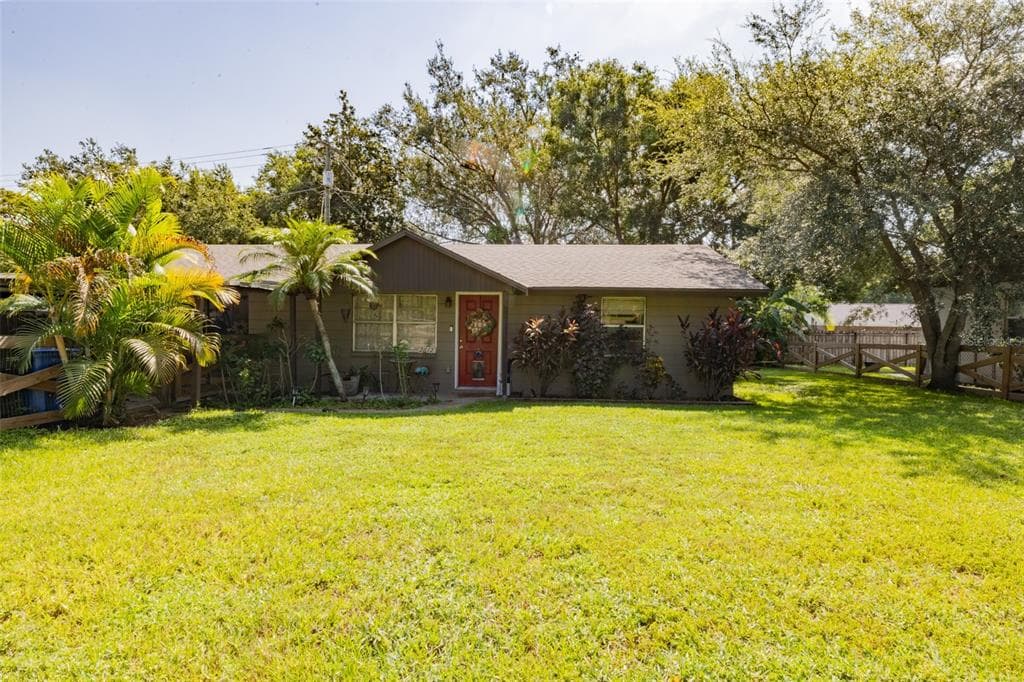 2612 S KINGSWAY ROAD SEFFNER, FL 33584
