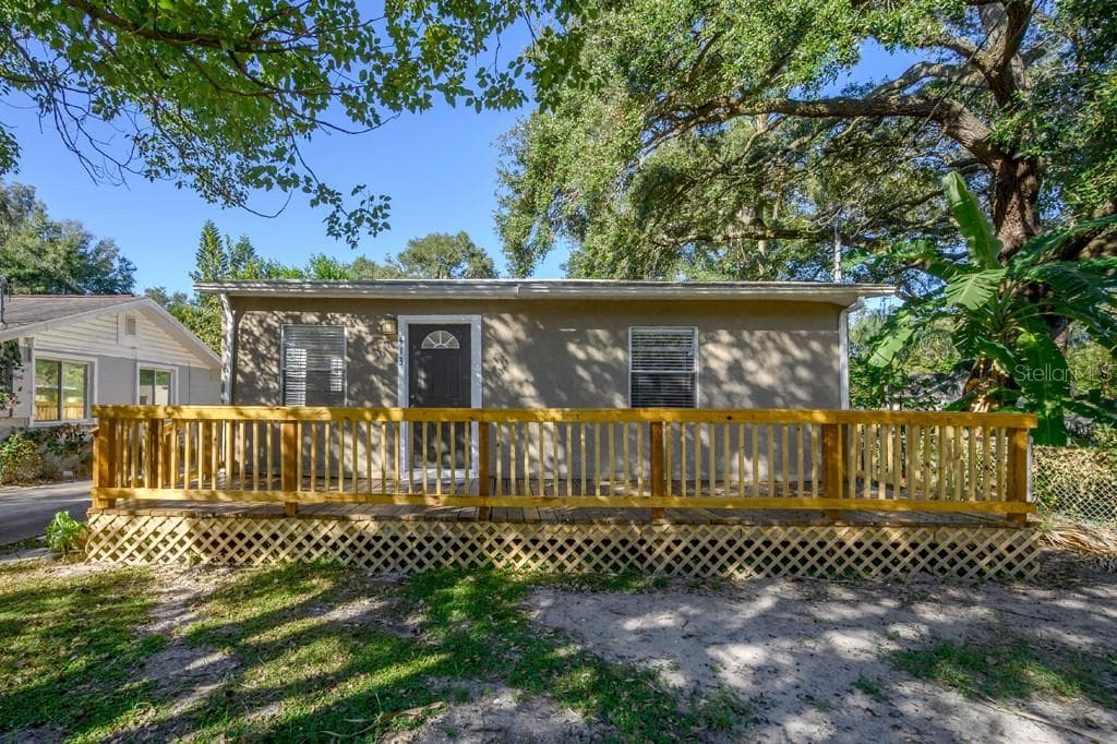 413 W HANNA AVENUE TAMPA, FL 33604