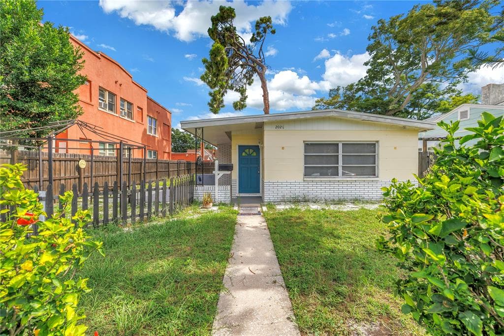 2026 BURLINGTON AVENUE N ST PETERSBURG, FL 33713