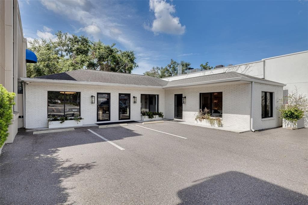 4608 W KENNEDY BOULEVARD TAMPA, FL 33609