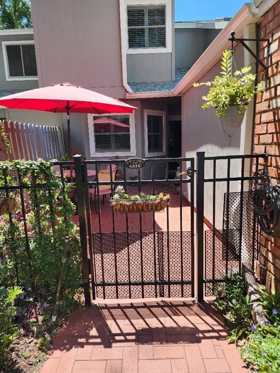 632 RED OAK CIRCLE UNIT 104 ALTAMONTE SPRINGS, FL 32701