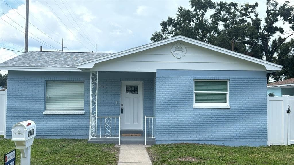 2402 THRACE STREET TAMPA, FL 33605