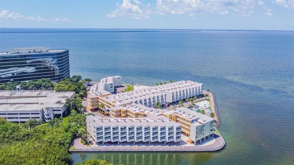 2506 N ROCKY POINT DRIVE UNIT 475 TAMPA, FL 33607