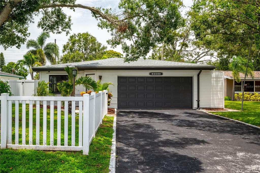 10615 ORANGE BLOSSOM LANE SEMINOLE, FL 33772