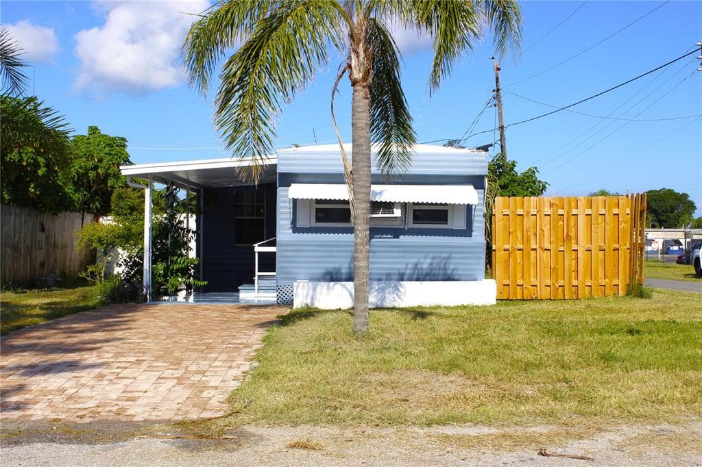 2143 ORANGE DRIVE HOLIDAY, FL 34691