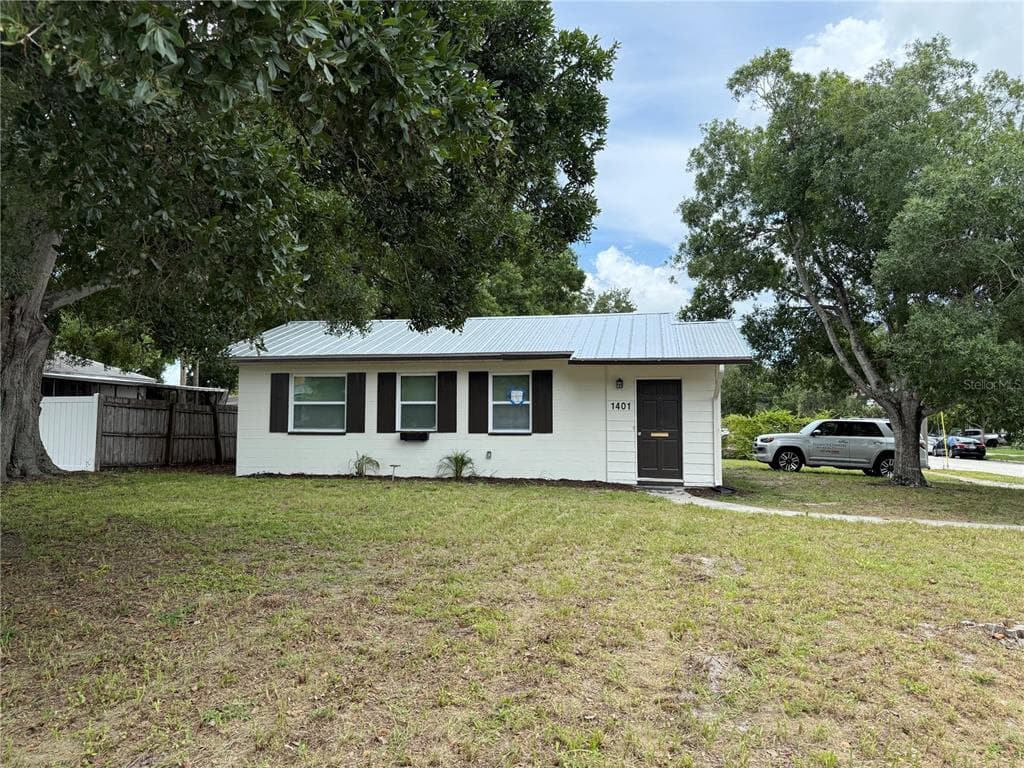 1401 30TH AVENUE N ST PETERSBURG, FL 33704