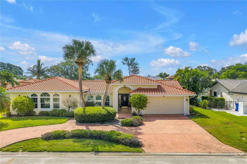 2050 KANSAS AVENUE NE ST PETERSBURG, FL 33703