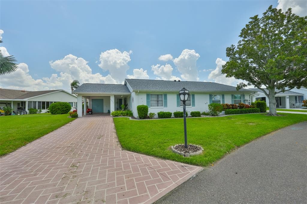 2347 GAINESBOROUGH LOOP UNIT 2347 SUN CITY CENTER, FL 33573