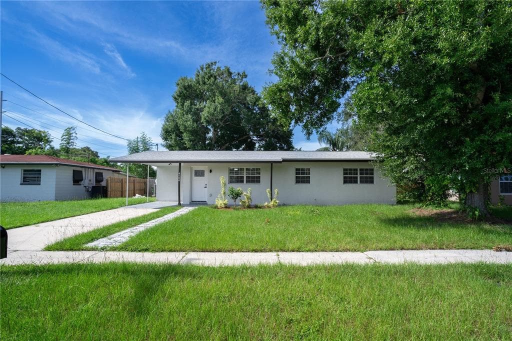 4104 W WISCONSIN AVENUE TAMPA, FL 33616