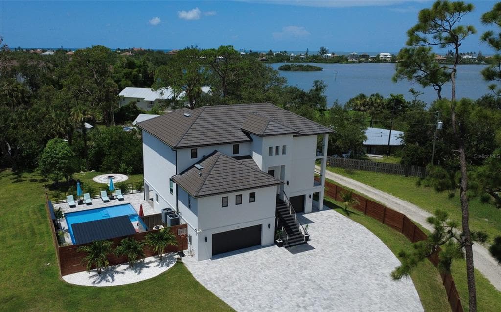 327 ROBERTS ROAD NOKOMIS, FL 34275
