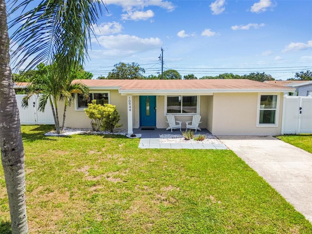 10944 106TH AVENUE LARGO, FL 33778