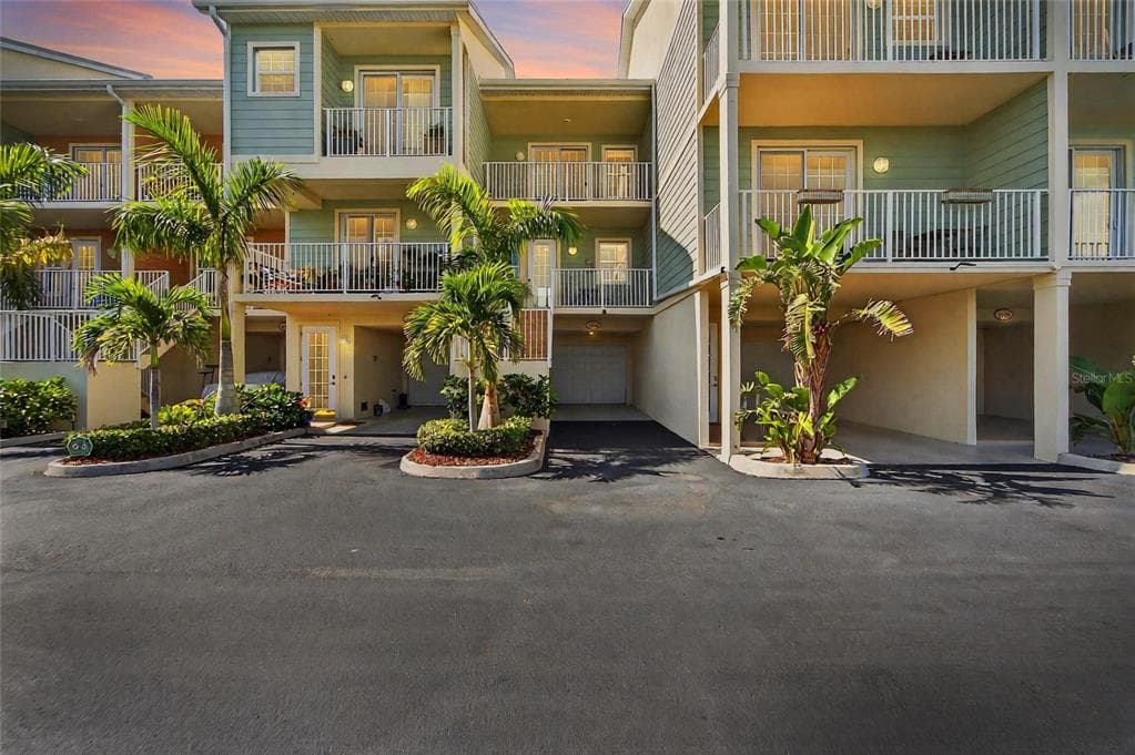 3266 MANGROVE POINT DRIVE RUSKIN, FL 33570