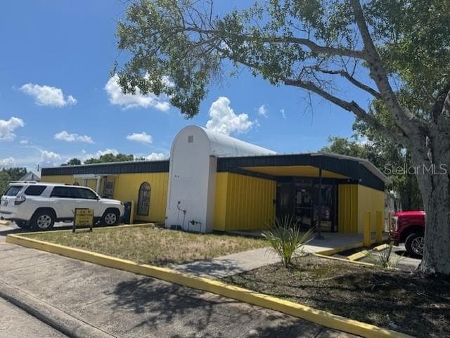 214 DOMARIS AVENUE LAKE WALES, FL 33853
