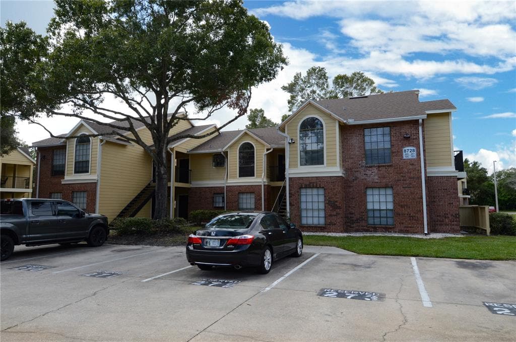 8728 MALLARD RESERVE DRIVE UNIT 201 TAMPA, FL 33614