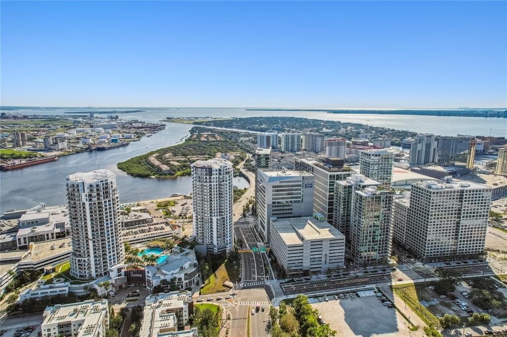 1209 E CUMBERLAND AVENUE UNIT 2101 TAMPA, FL 33602