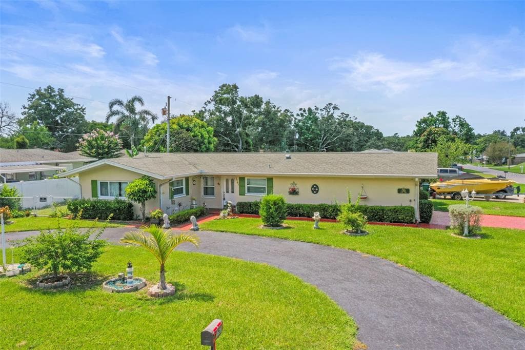 1761 PENNY LANE CLEARWATER, FL 33756