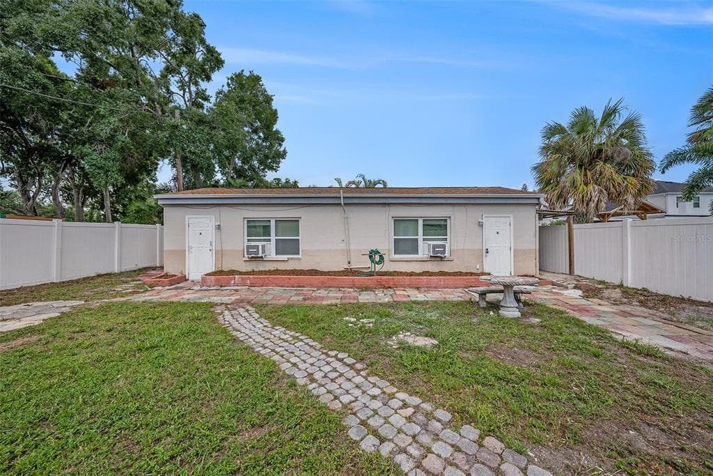 213 N LINCOLN AVENUE UNIT A TAMPA, FL 33609