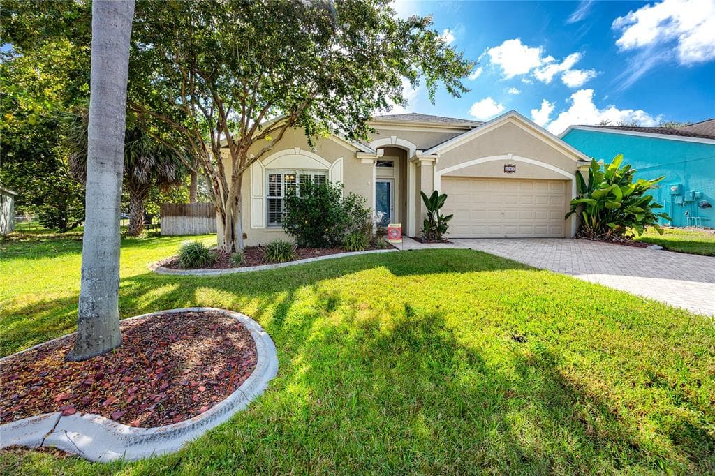 1758 BIARRITZ CIRCLE TARPON SPRINGS, FL 34689