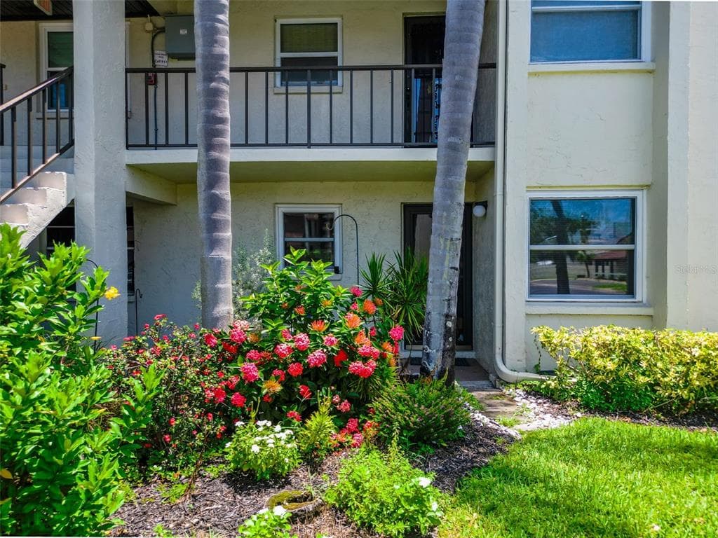 1100 EAST BAY DRIVE UNIT 38 LARGO, FL 33770