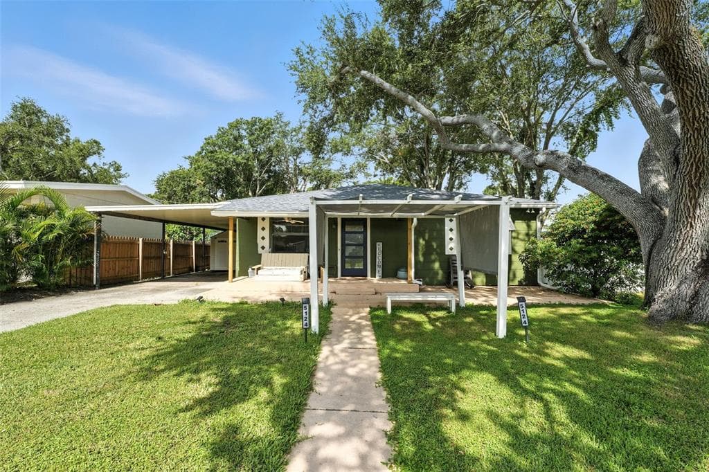 5124 NORTH RIDGE STREET N ST PETERSBURG, FL 33709