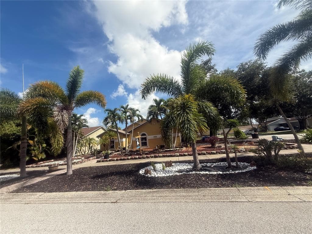 8949 106TH AVENUE SEMINOLE, FL 33777