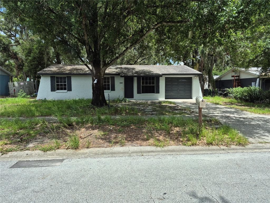 3717 AMBERMIST DRIVE TAMPA, FL 33619