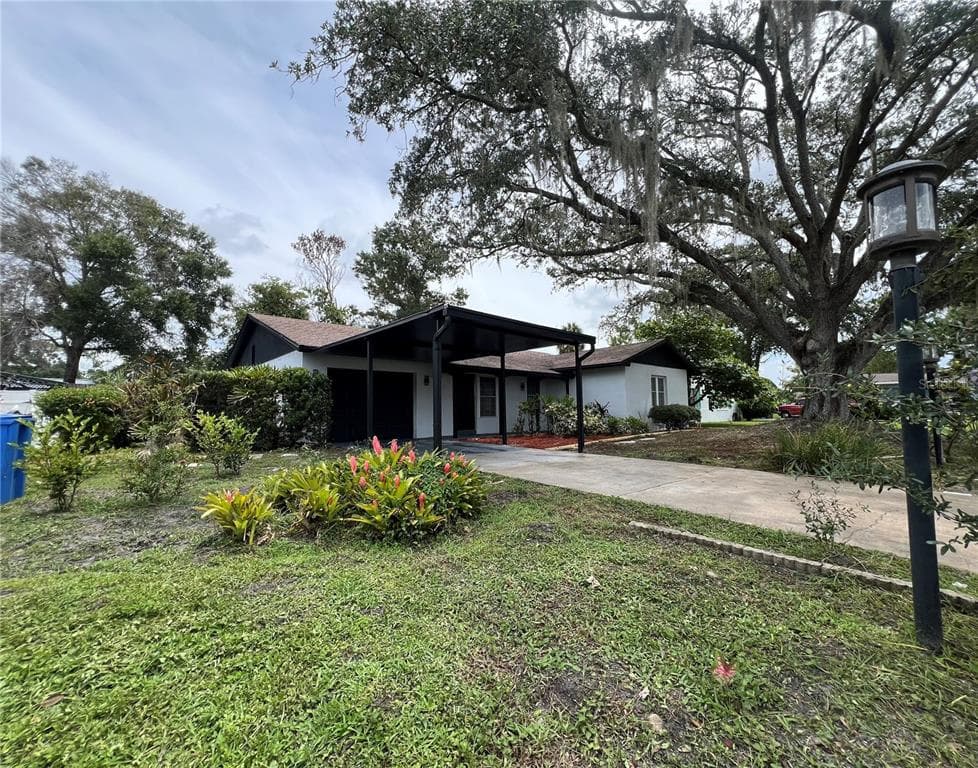 7703 W HIAWATHA STREET TAMPA, FL 33615