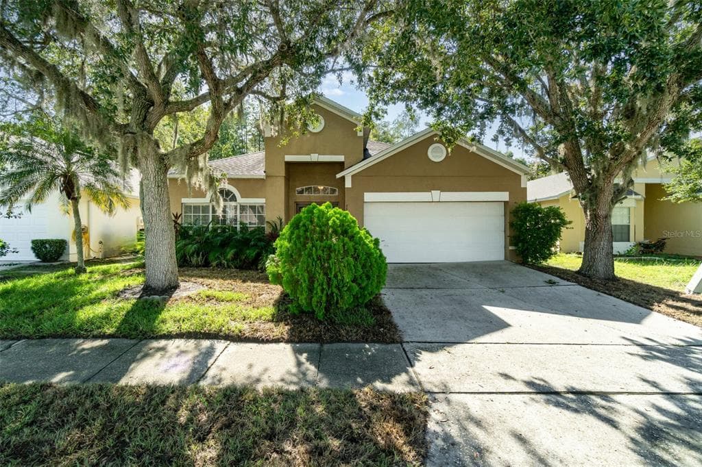 2346 FLAMINGO LAKES DRIVE KISSIMMEE, FL 34743
