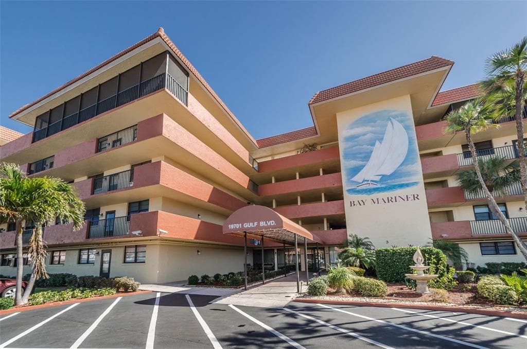19701 GULF BOULEVARD UNIT 323 INDIAN SHORES, FL 33785