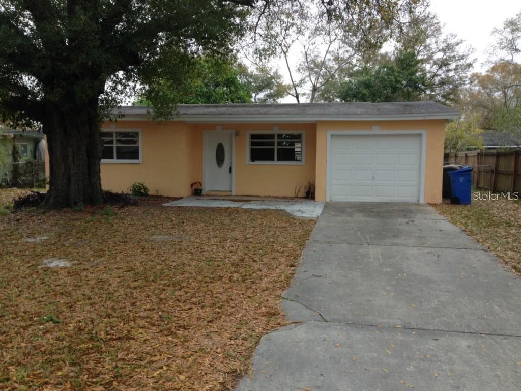 4919 MURRAY HILL DRIVE TAMPA, FL 33615