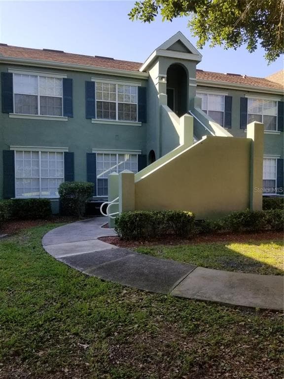 10422 WHITE LAKE COURT UNIT 10422 TAMPA, FL 33626