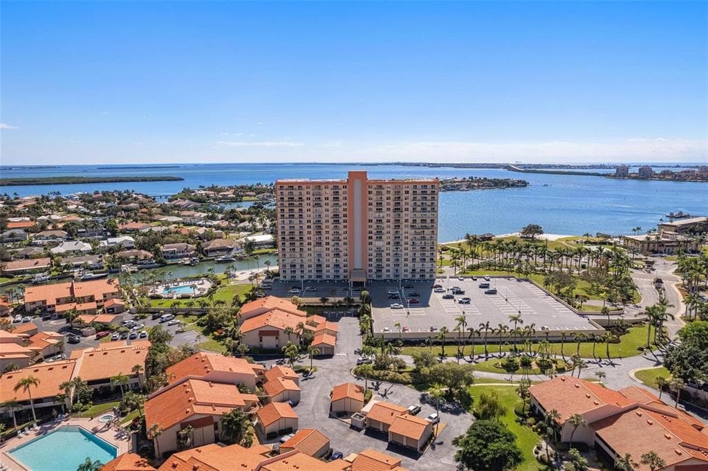 4900 BRITTANY DRIVE S UNIT 701 ST PETERSBURG, FL 33715