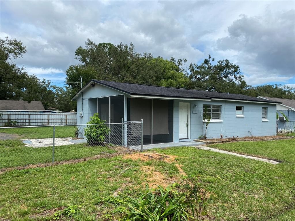 7702 NEW YORK DRIVE TAMPA, FL 33619