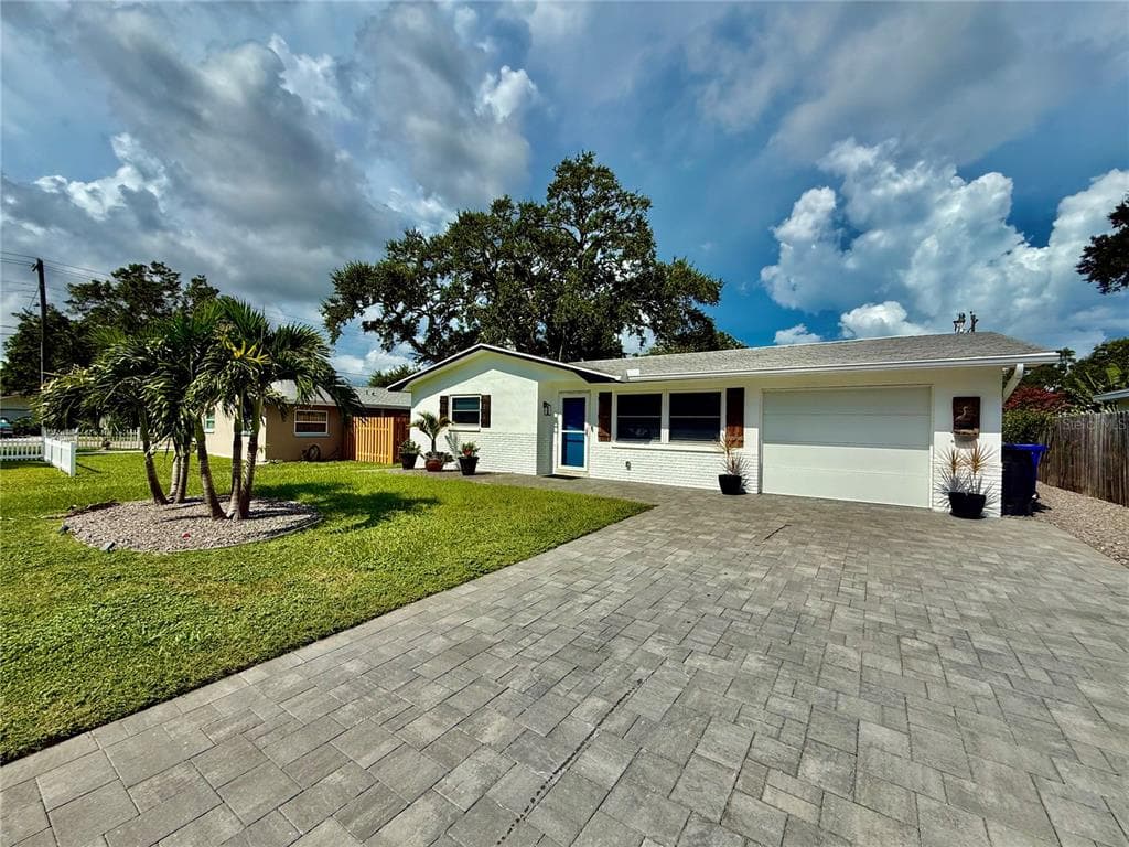 2004 YALE AVENUE DUNEDIN, FL 34698