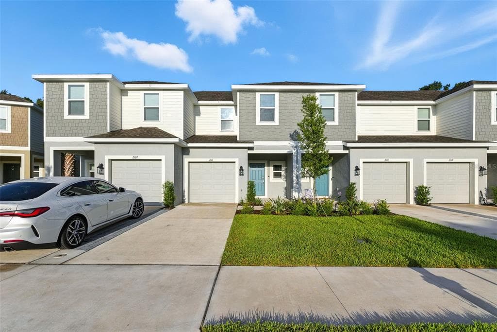 2111 HALLIER COVE WESLEY CHAPEL, FL 33543