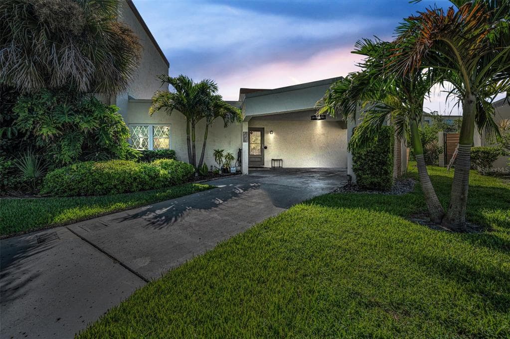 2721 HAVERHILL COURT CLEARWATER, FL 33761