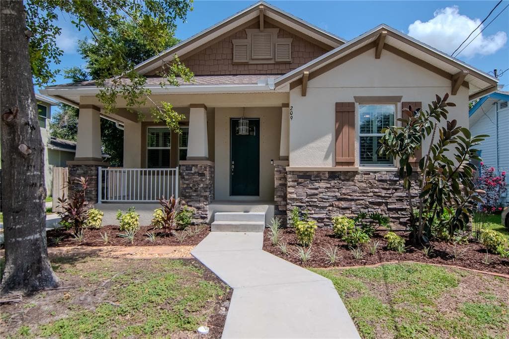 209 W HAMILTON AVENUE TAMPA, FL 33604