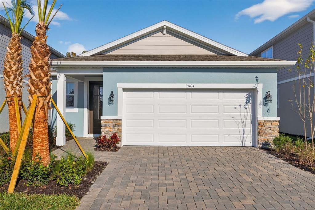 31104 PENDLETON LANDING CIRCLE WESLEY CHAPEL, FL 33545