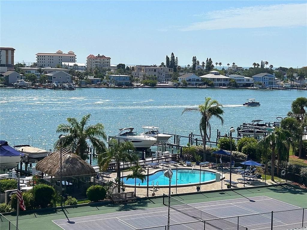 660 ISLAND WAY UNIT 502 CLEARWATER BEACH, FL 33767