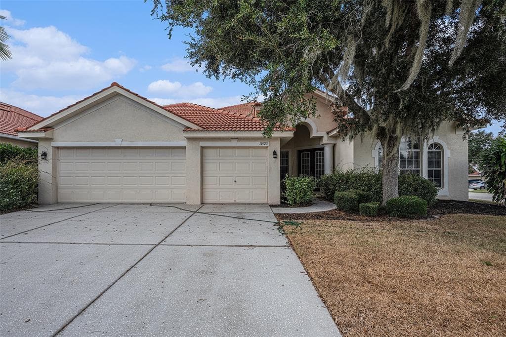 11523 OYSTER BAY CIRCLE NEW PORT RICHEY, FL 34654