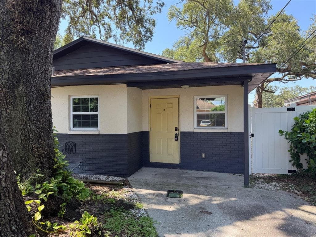 2809 MARCONI STREET UNIT B TAMPA, FL 33605