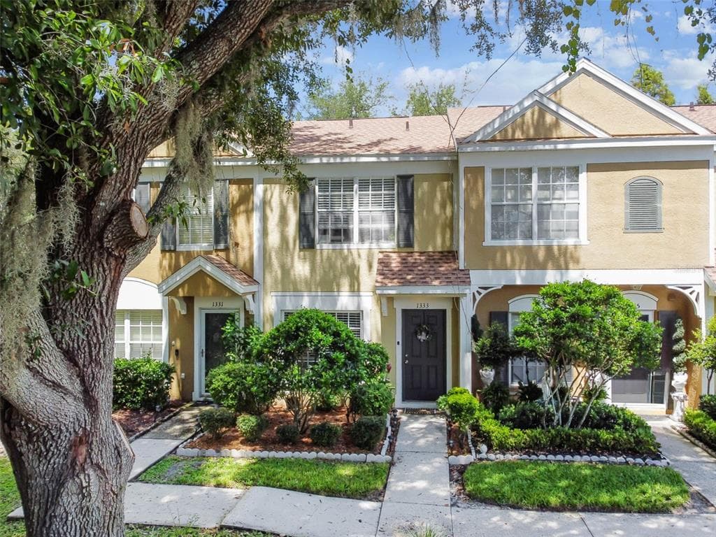 1333 COSTA MESA DRIVE WESLEY CHAPEL, FL 33543