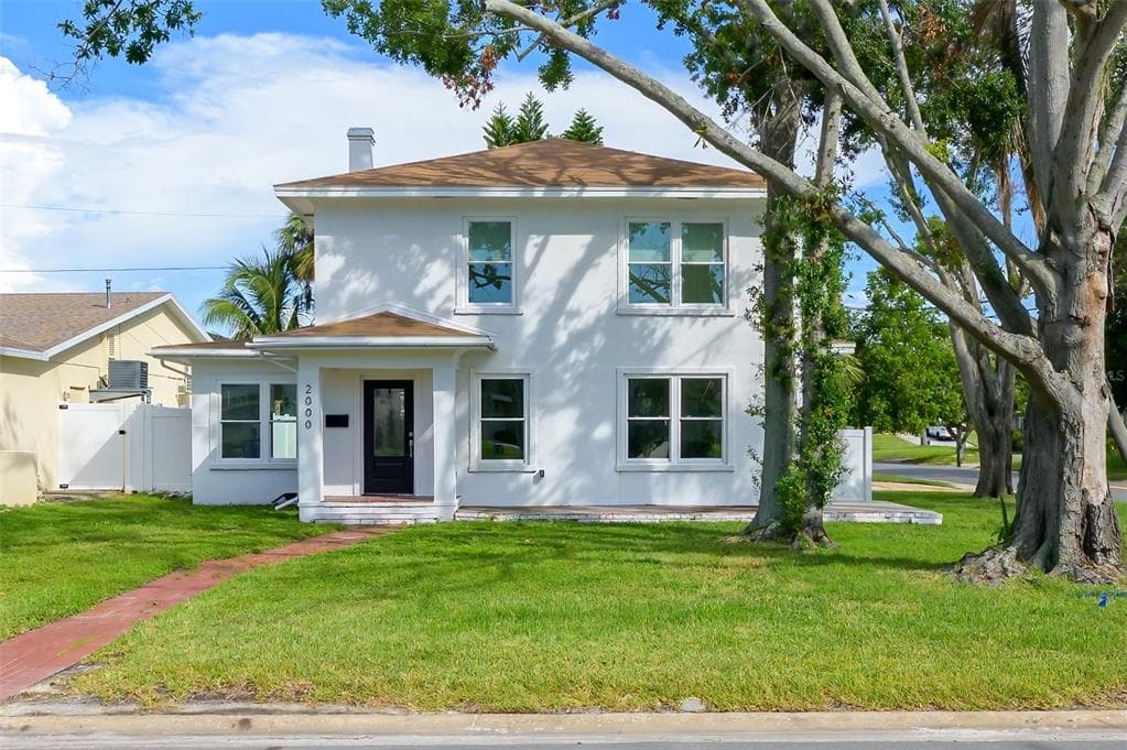 2000 SHORE ACRES BOULEVARD NE